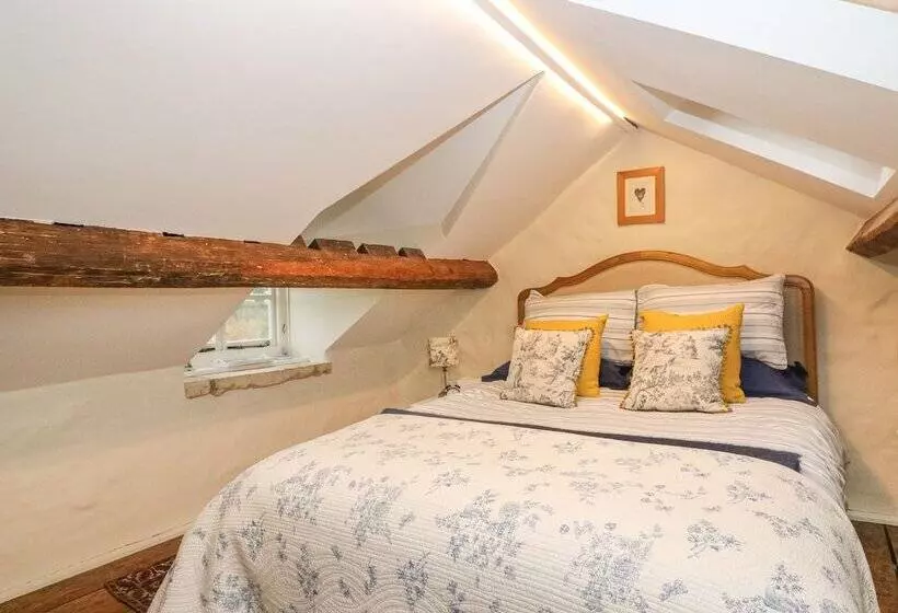 Weavers Cottage