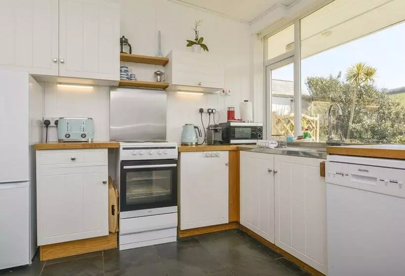 2 Brook Cottages