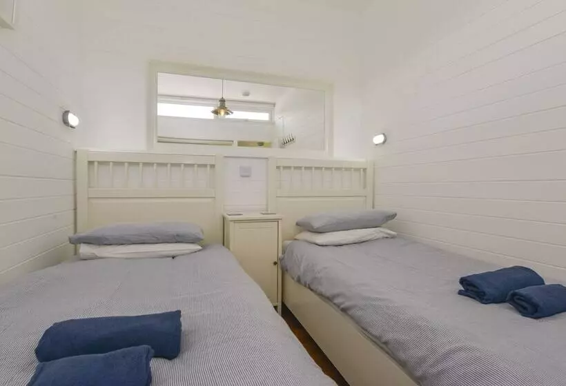 2 Brook Cottages