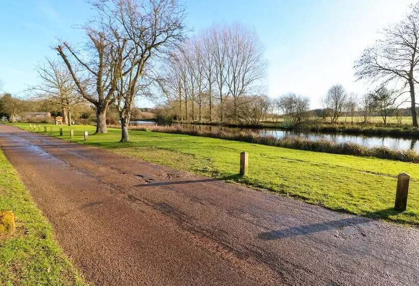 4 Lake View