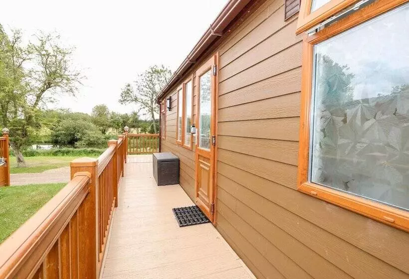 4 Lake View