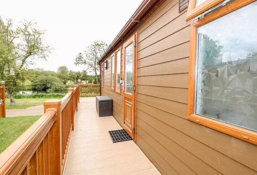 4 Lake View