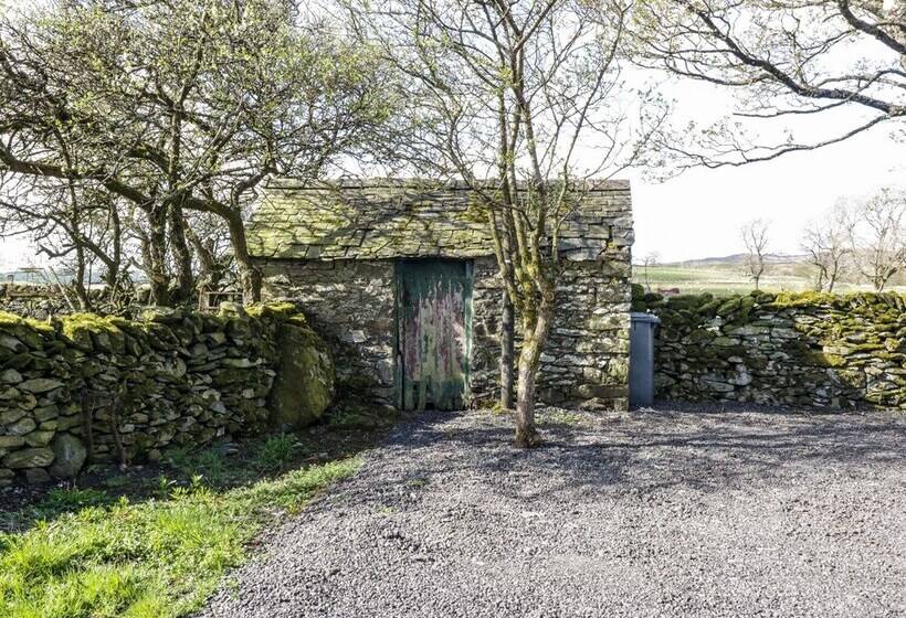 5 Ceirnioge Cottages