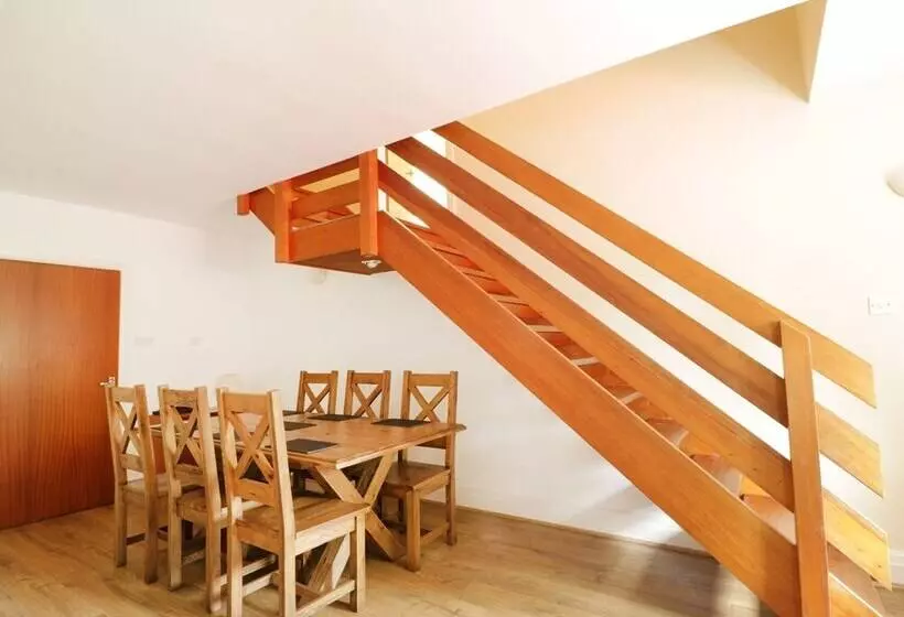 Brackenber Lodge