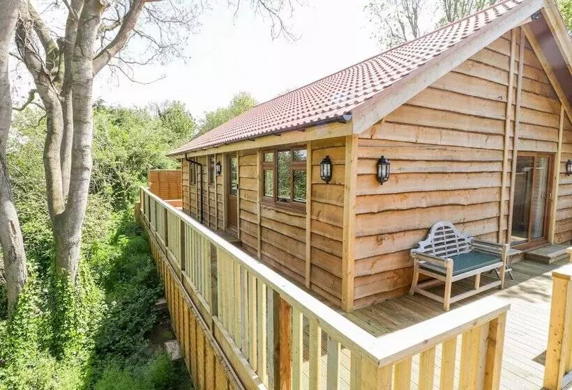 Elm Lodge