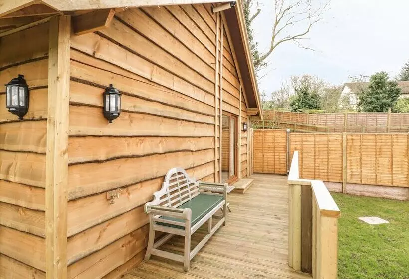 Elm Lodge