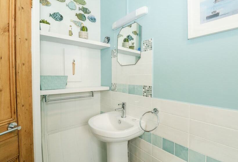 Harbour Catch Cottage