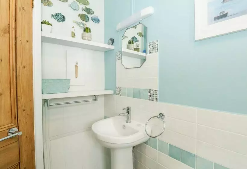 Harbour Catch Cottage