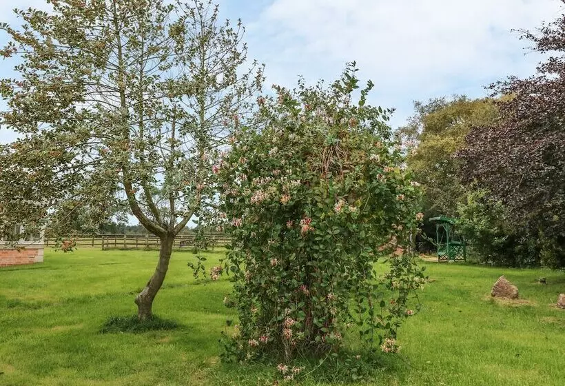 Orchard Barn