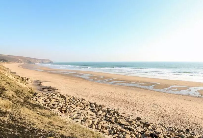 Praa Waves