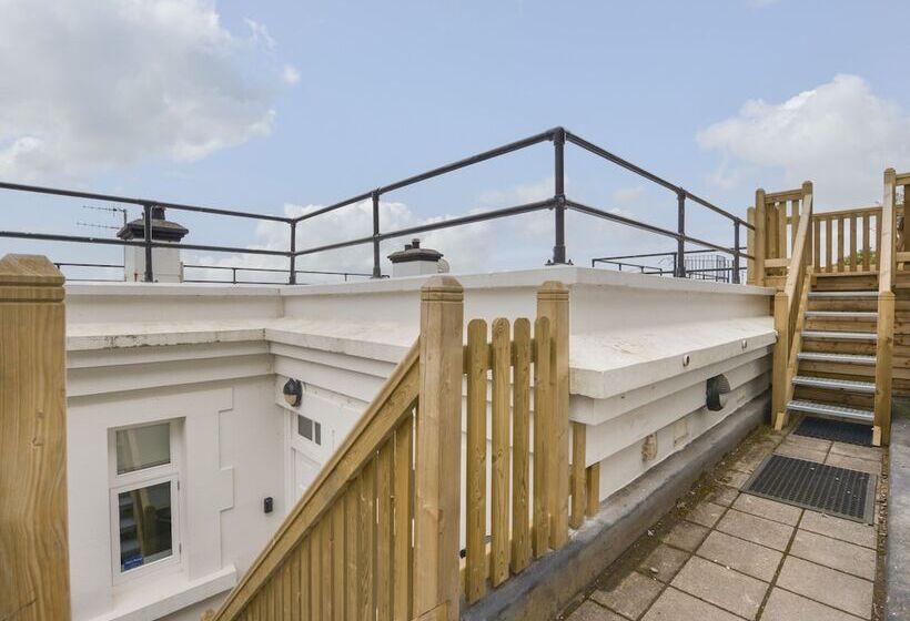 The Old Signal House