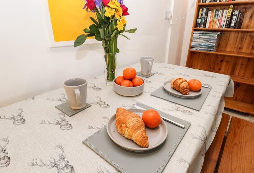 The Surfers Bolt Hole