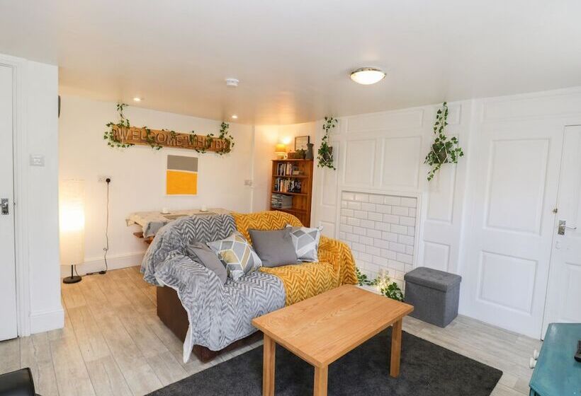 The Surfers Bolt Hole