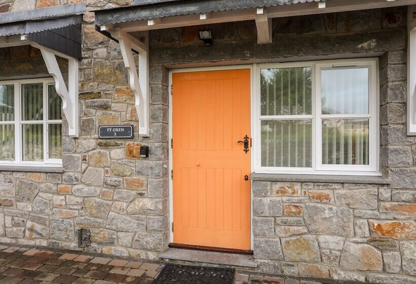 Tyn Towyn Ty Oren