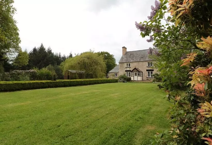 Worcester Lodge