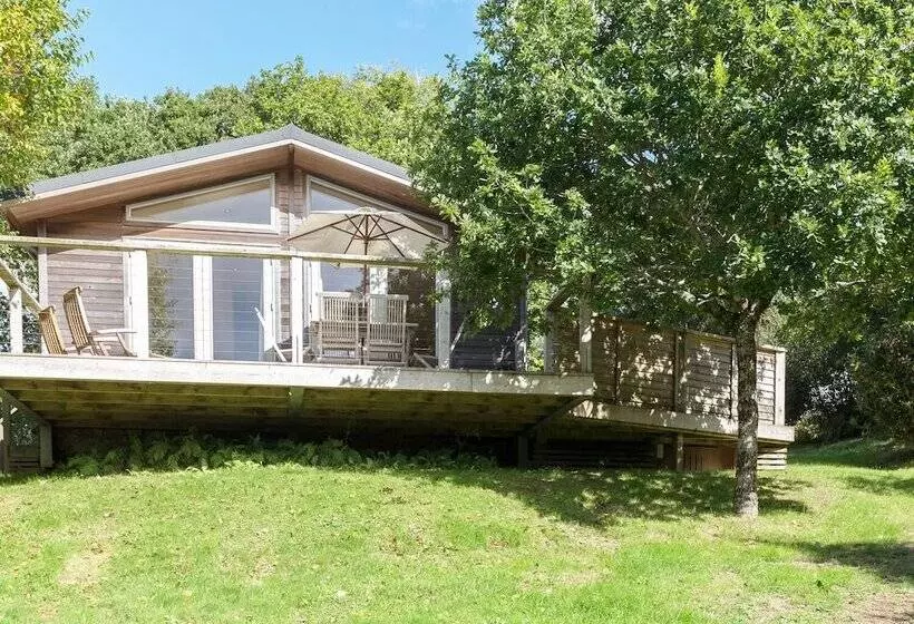 4 Lake View