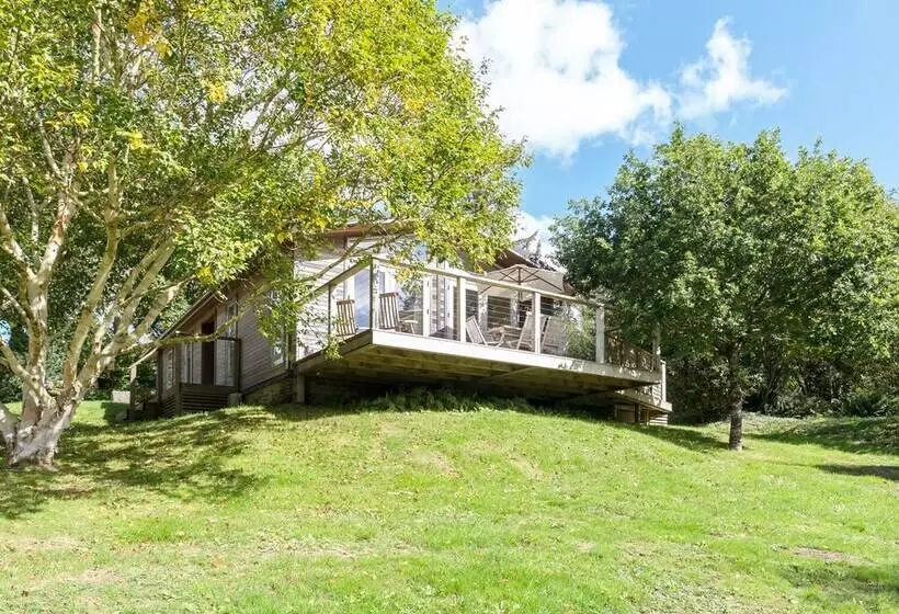 4 Lake View