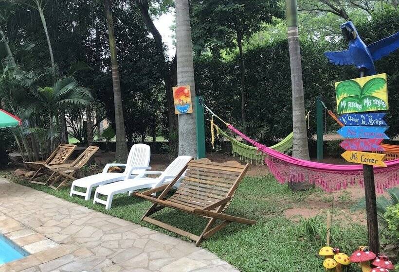 هاستل Posada Los Lapachos