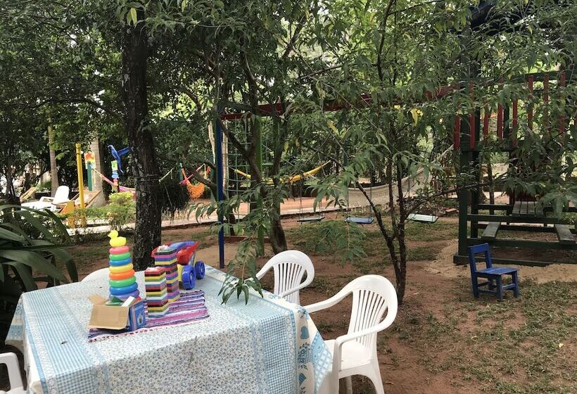 هاستل Posada Los Lapachos