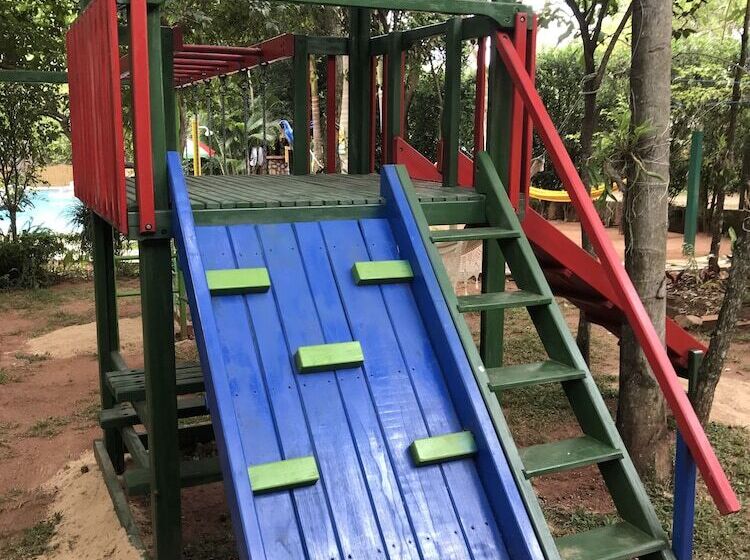 هاستل Posada Los Lapachos