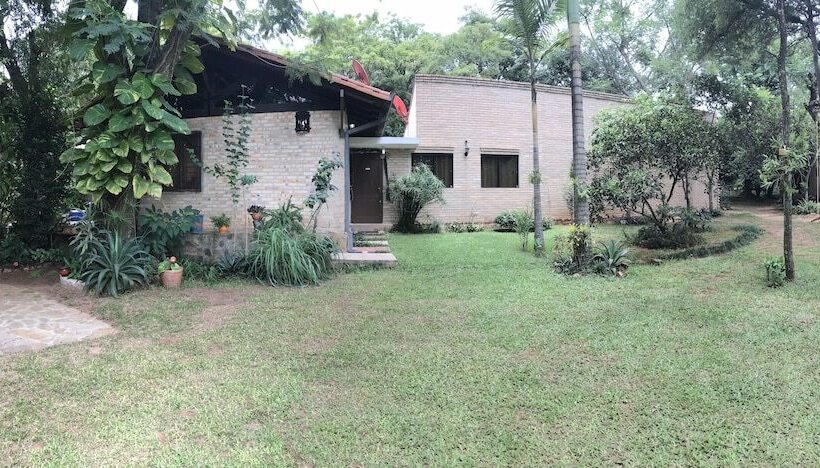 هاستل Posada Los Lapachos