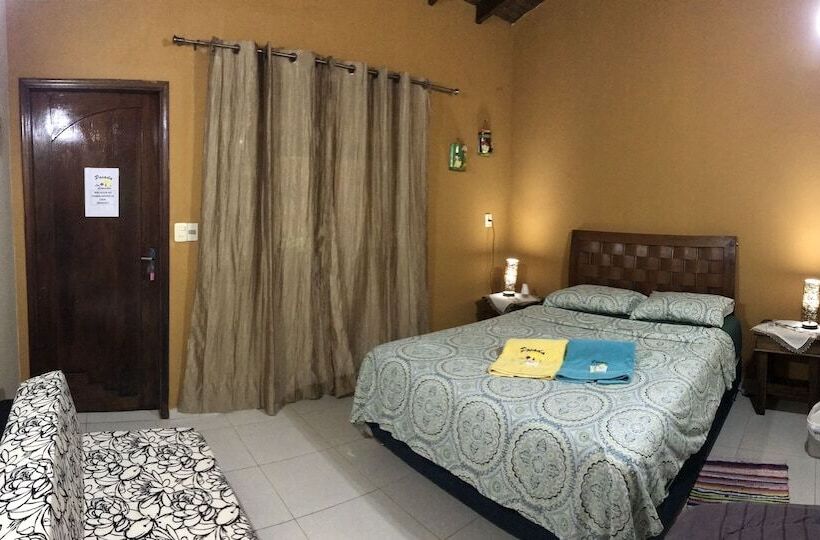 هاستل Posada Los Lapachos