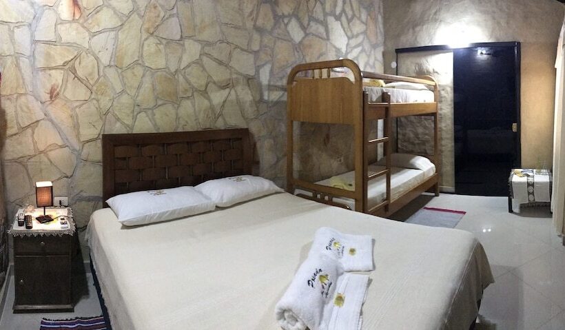 هاستل Posada Los Lapachos