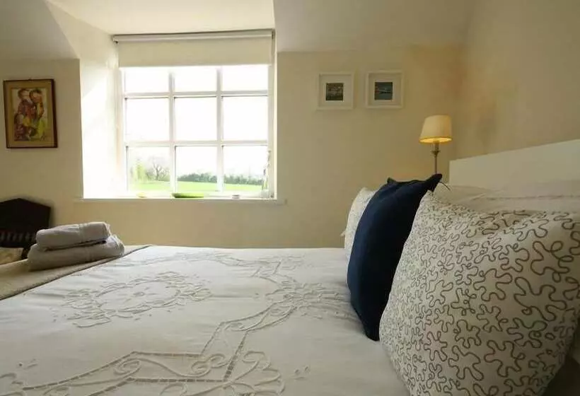 Honeysuckle Cottage