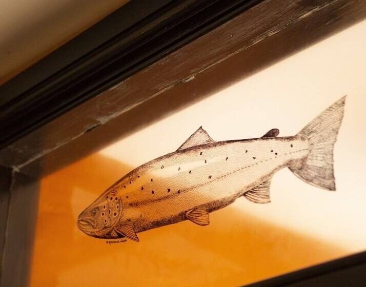 פונדק The Leaping Salmon