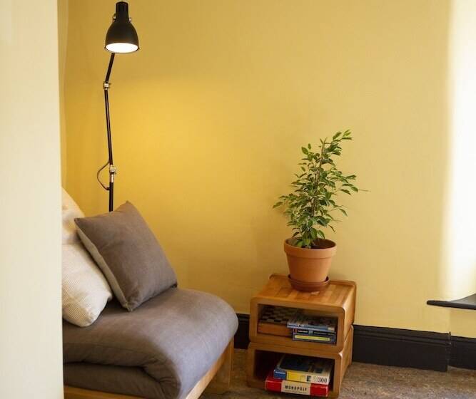 פונדק The Leaping Salmon