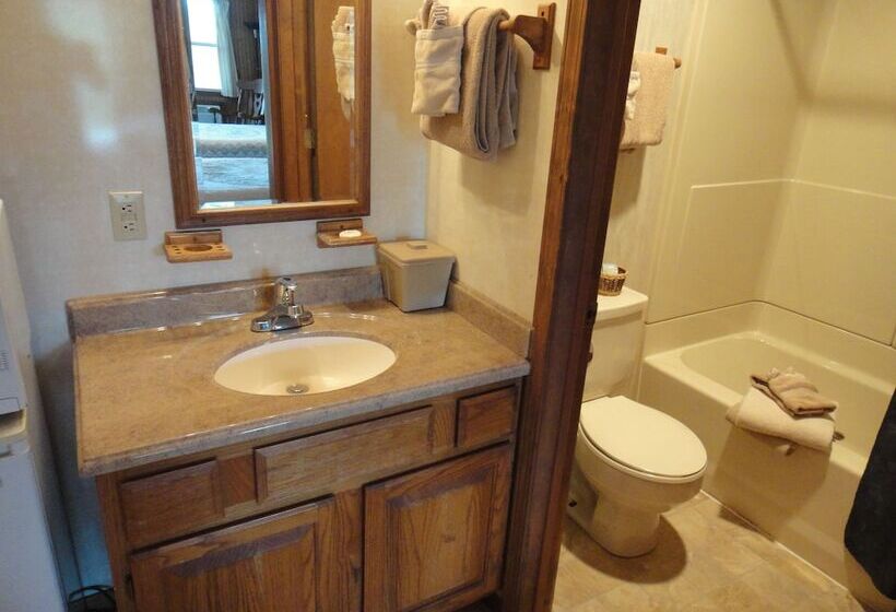 هتل Brackenridge Lodge