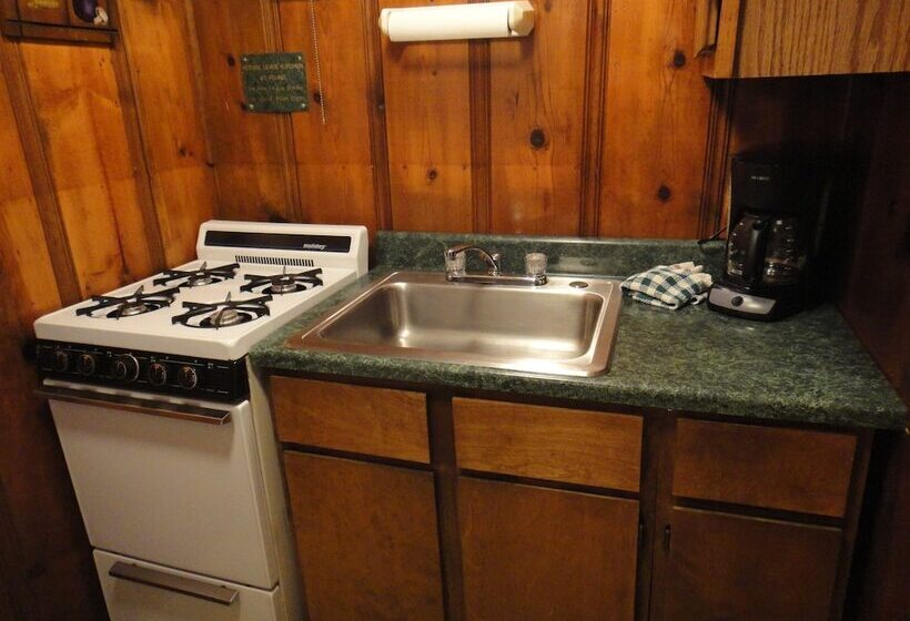 هتل Brackenridge Lodge