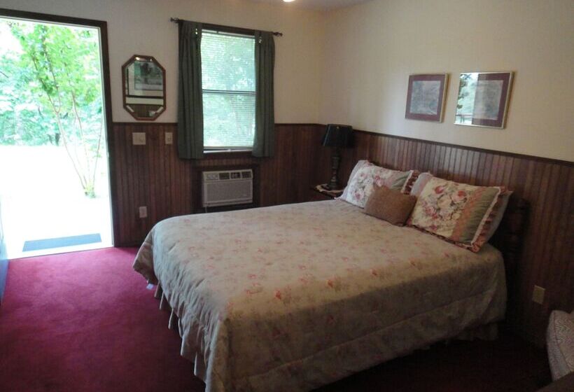 هتل Brackenridge Lodge