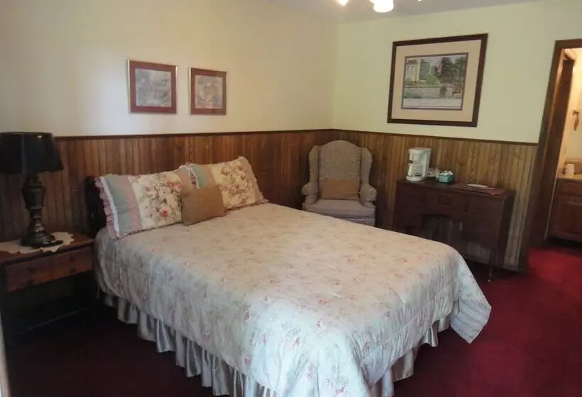 هتل Brackenridge Lodge