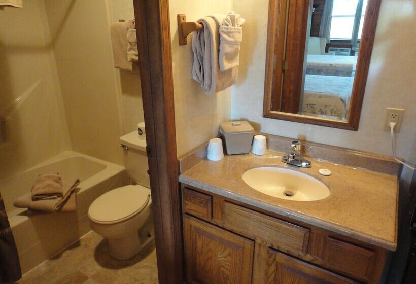 هتل Brackenridge Lodge