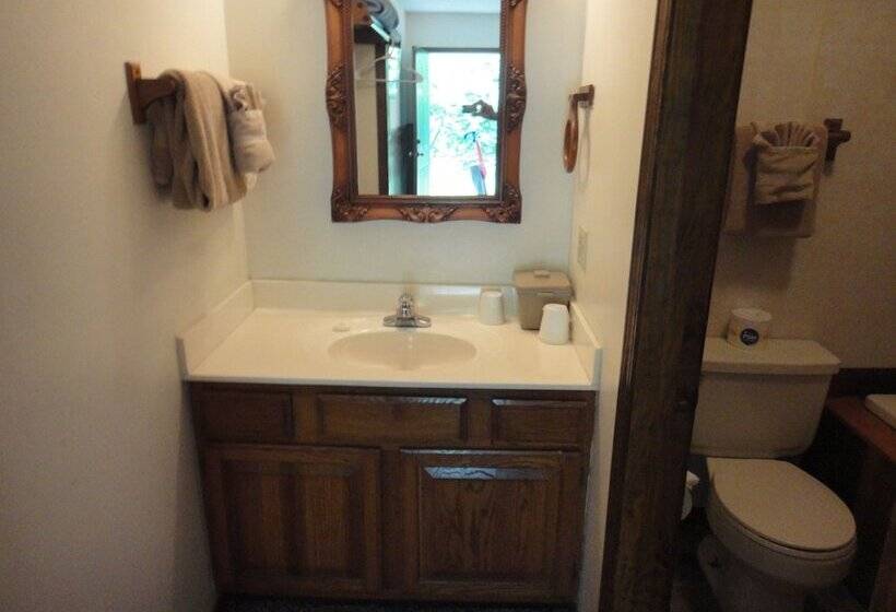 هتل Brackenridge Lodge