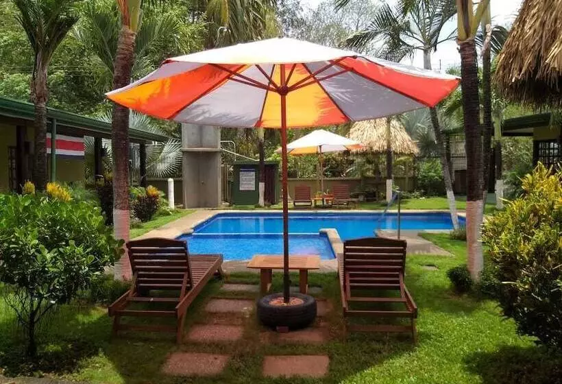 Hotelli Cabinas Coyote Lodge Costa Rica