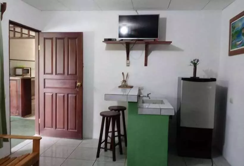 Hotelli Cabinas Coyote Lodge Costa Rica