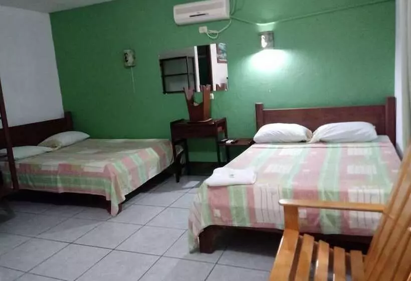 Hotelli Cabinas Coyote Lodge Costa Rica