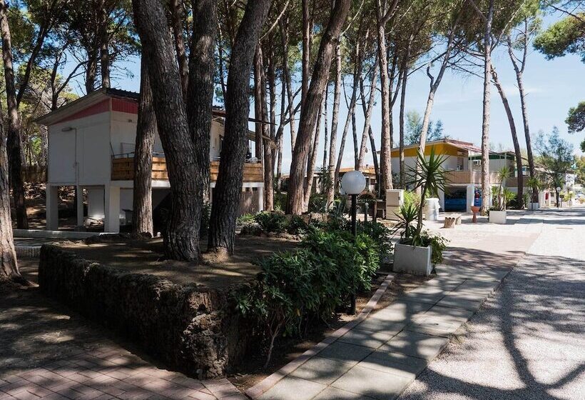 فندق Camping Villaggio Golden Beach
