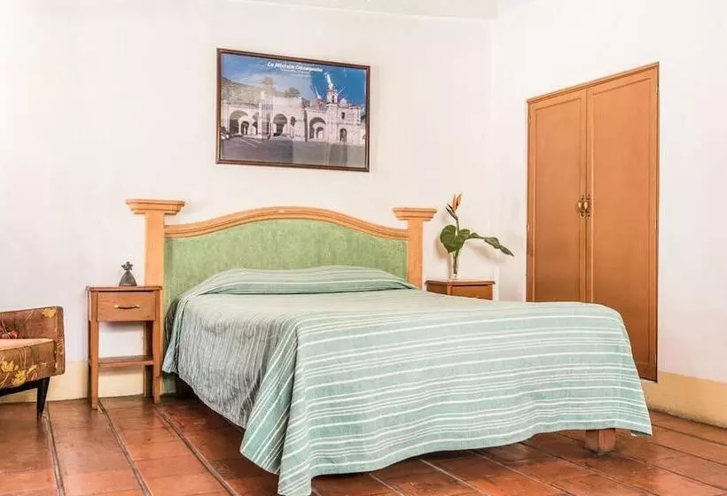 هتل Meson Del Peñasco