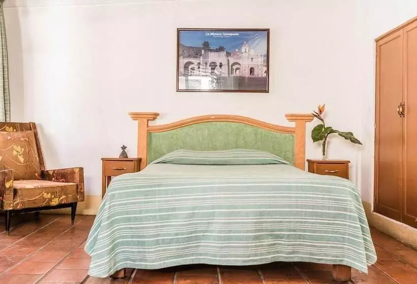 هتل Meson Del Peñasco