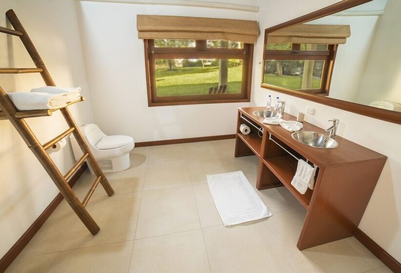 هتل Nanajuana Río Dulce