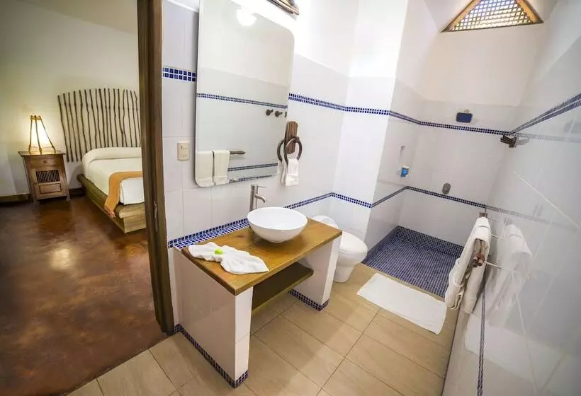 هتل Nanajuana Río Dulce