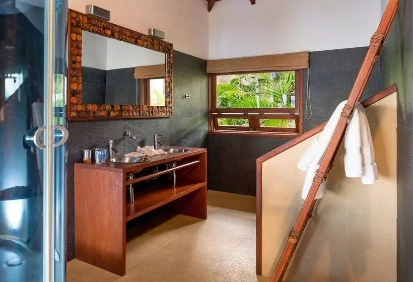 هتل Nanajuana Río Dulce