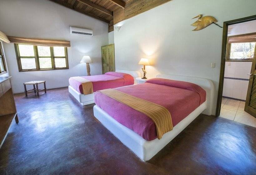 هتل Nanajuana Río Dulce