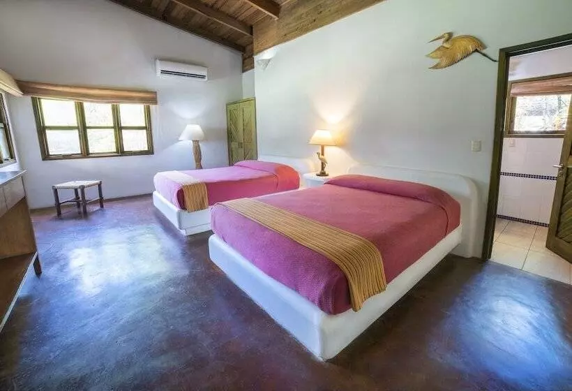 هتل Nanajuana Río Dulce