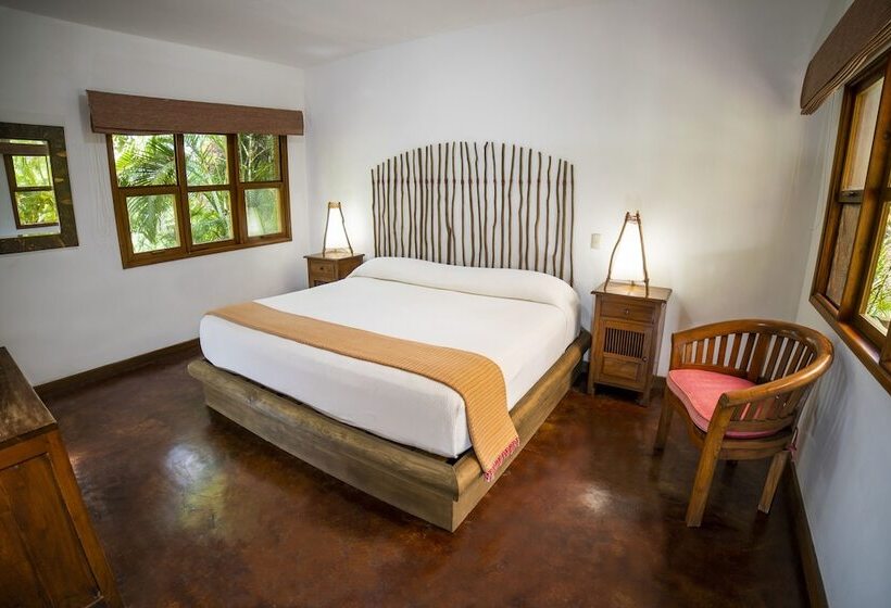 هتل Nanajuana Río Dulce