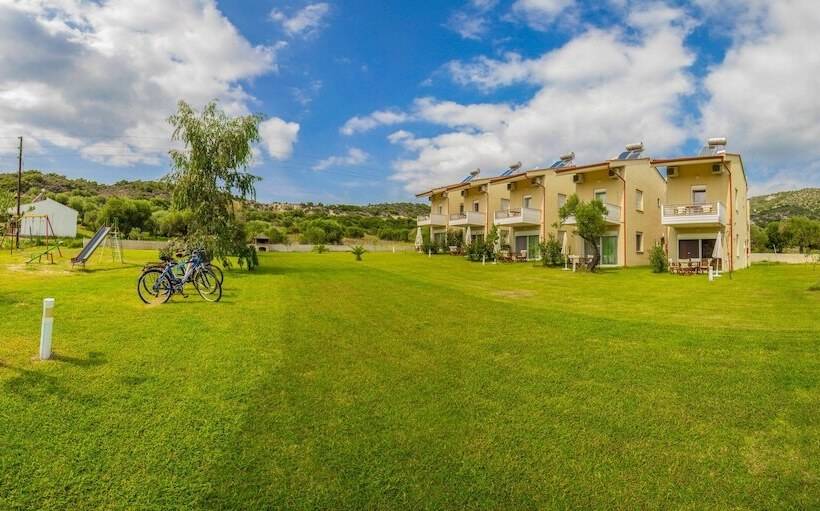 Hotel Parea Kalamitsi