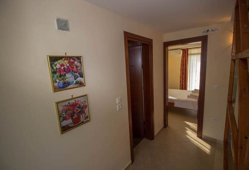 Hotel Parea Kalamitsi